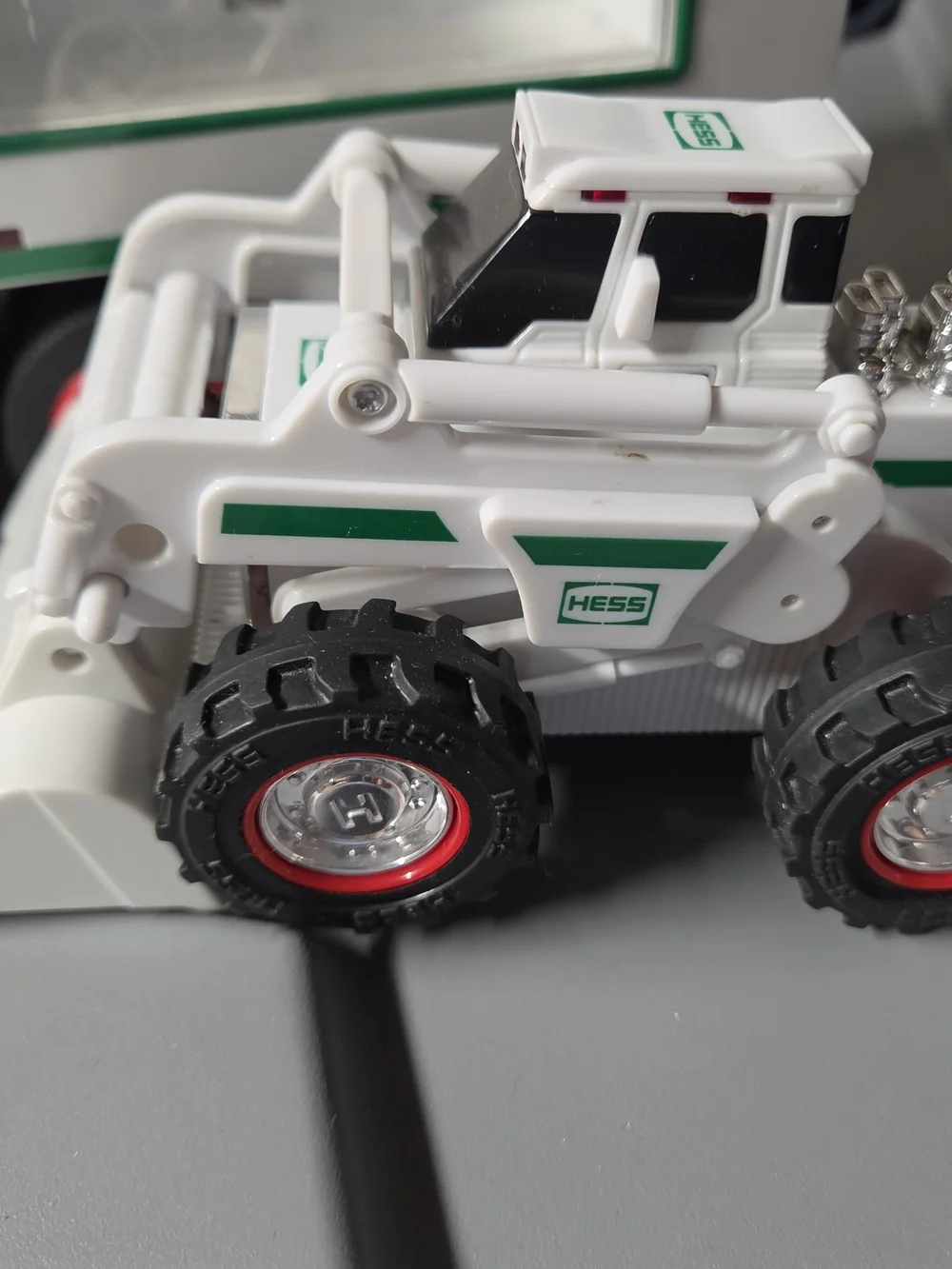 Hess loader truck